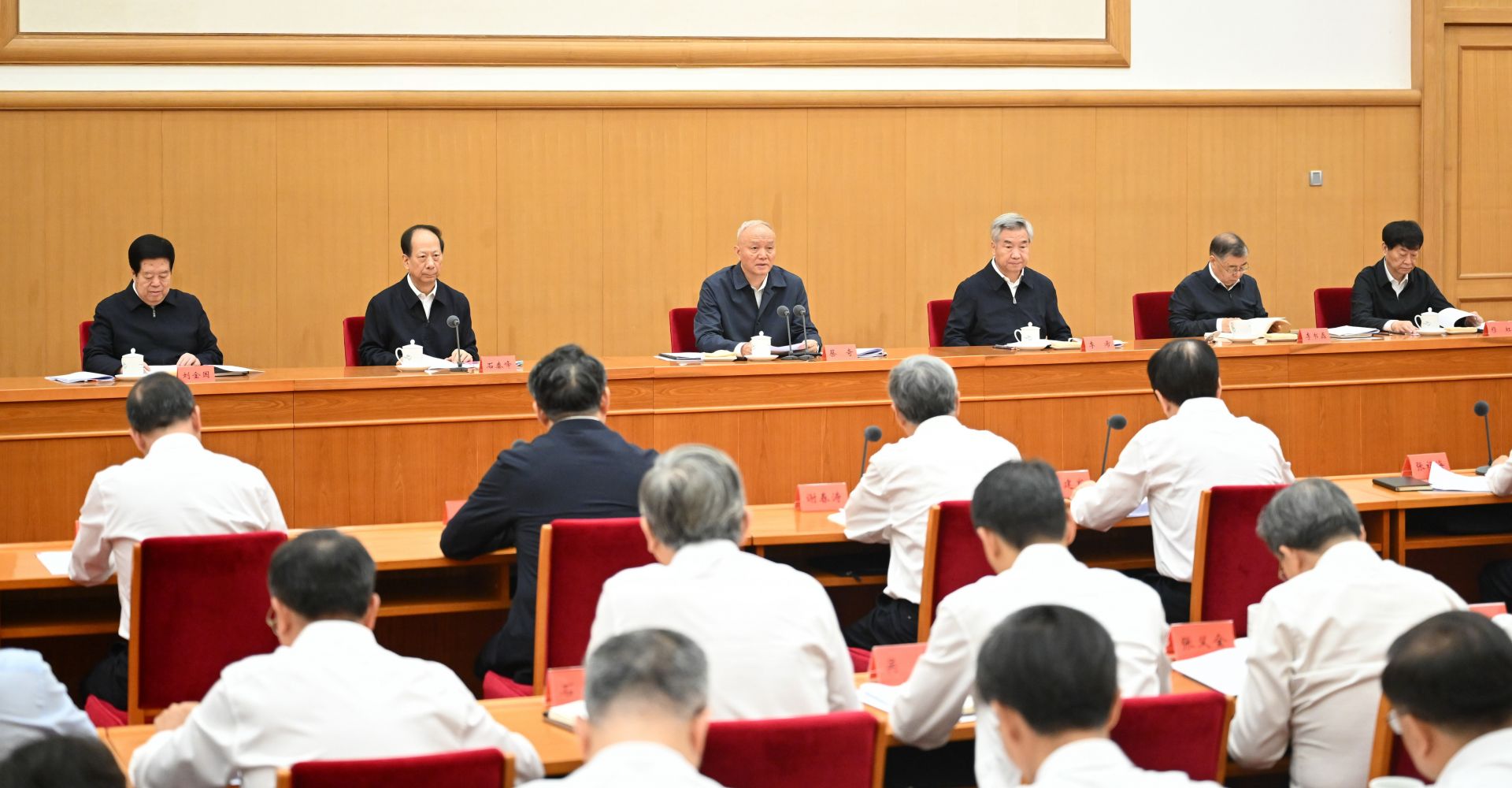 全国党建工作座谈会在京召开 蔡奇出席并讲话 李希出席